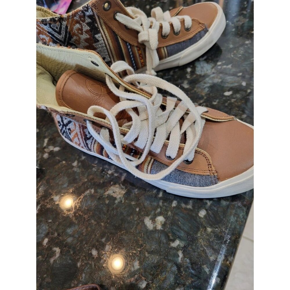 EUC Inkkas High Top Ladies' Sneakers Size 6.5/7